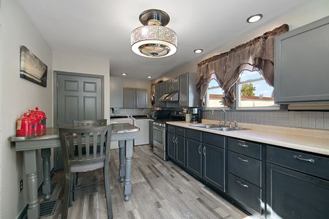 Tiny photo for 547 W Bourbonnais Street, Kankakee, IL 60901 (MLS # 12484829)