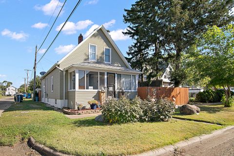 Tiny photo for 547 W Bourbonnais Street, Kankakee, IL 60901 (MLS # 12484829)