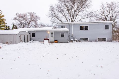 Tiny photo for 37114 N Shirley Drive, Gurnee, IL 60031 (MLS # 12530755)