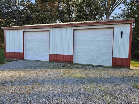 Tiny photo for 601 N VALLEY Street, Wayne City, IL 62895 (MLS # EB460227)