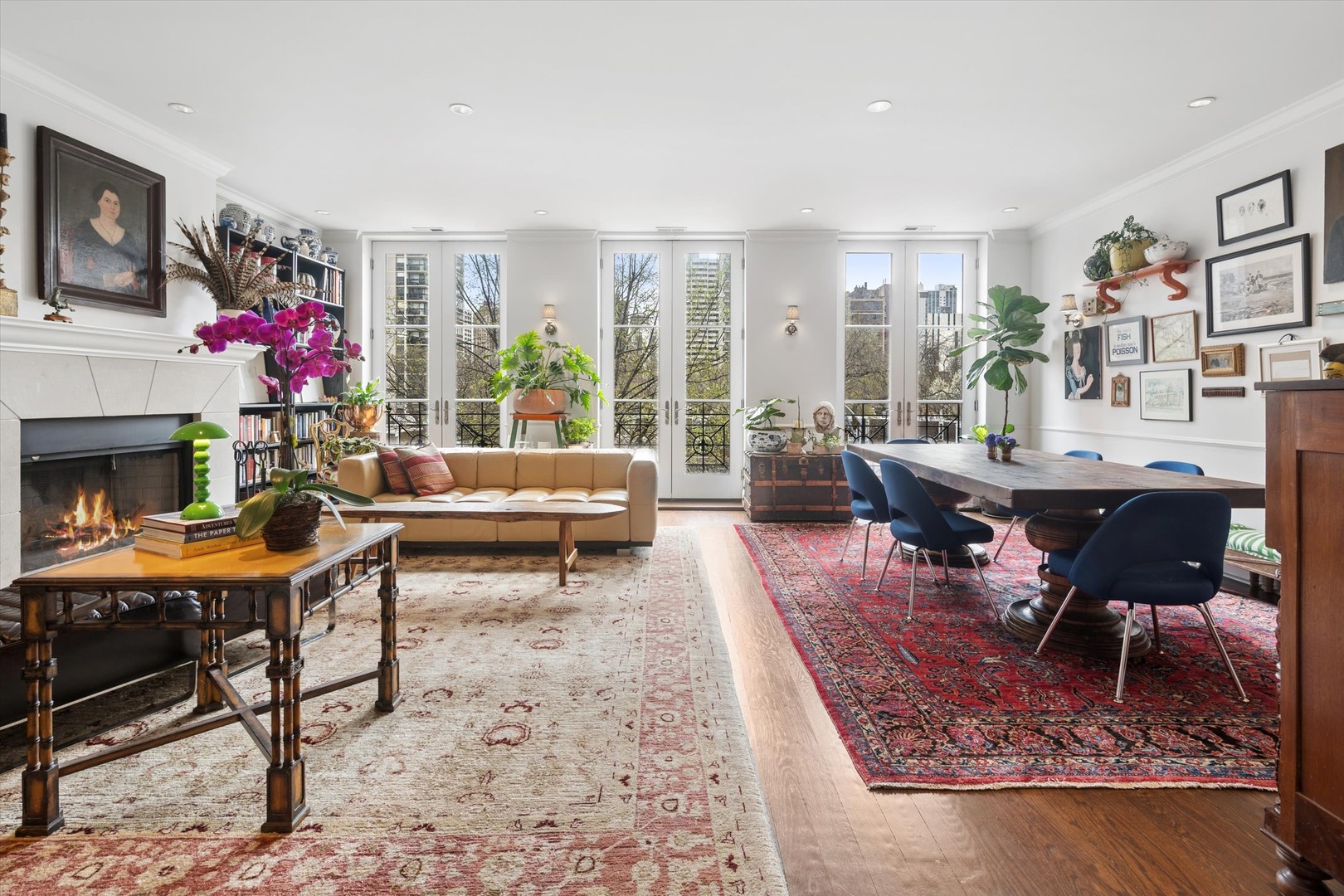 1418 N LaSalle Drive 3