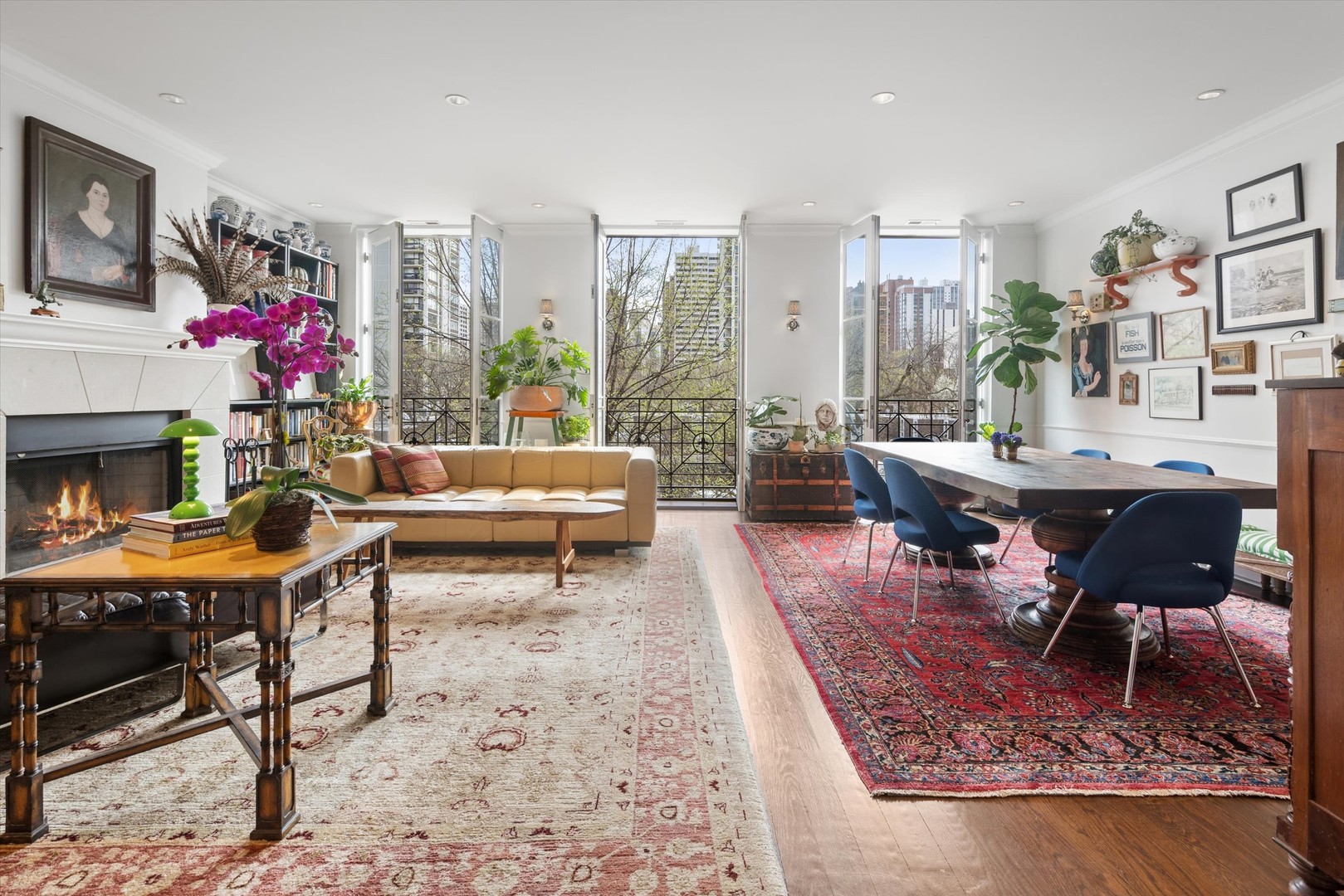 1418 N LaSalle Drive 3