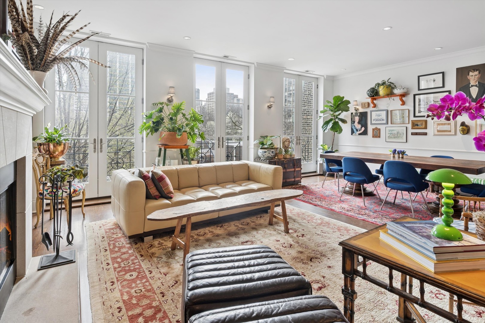 1418 N LaSalle Drive 3