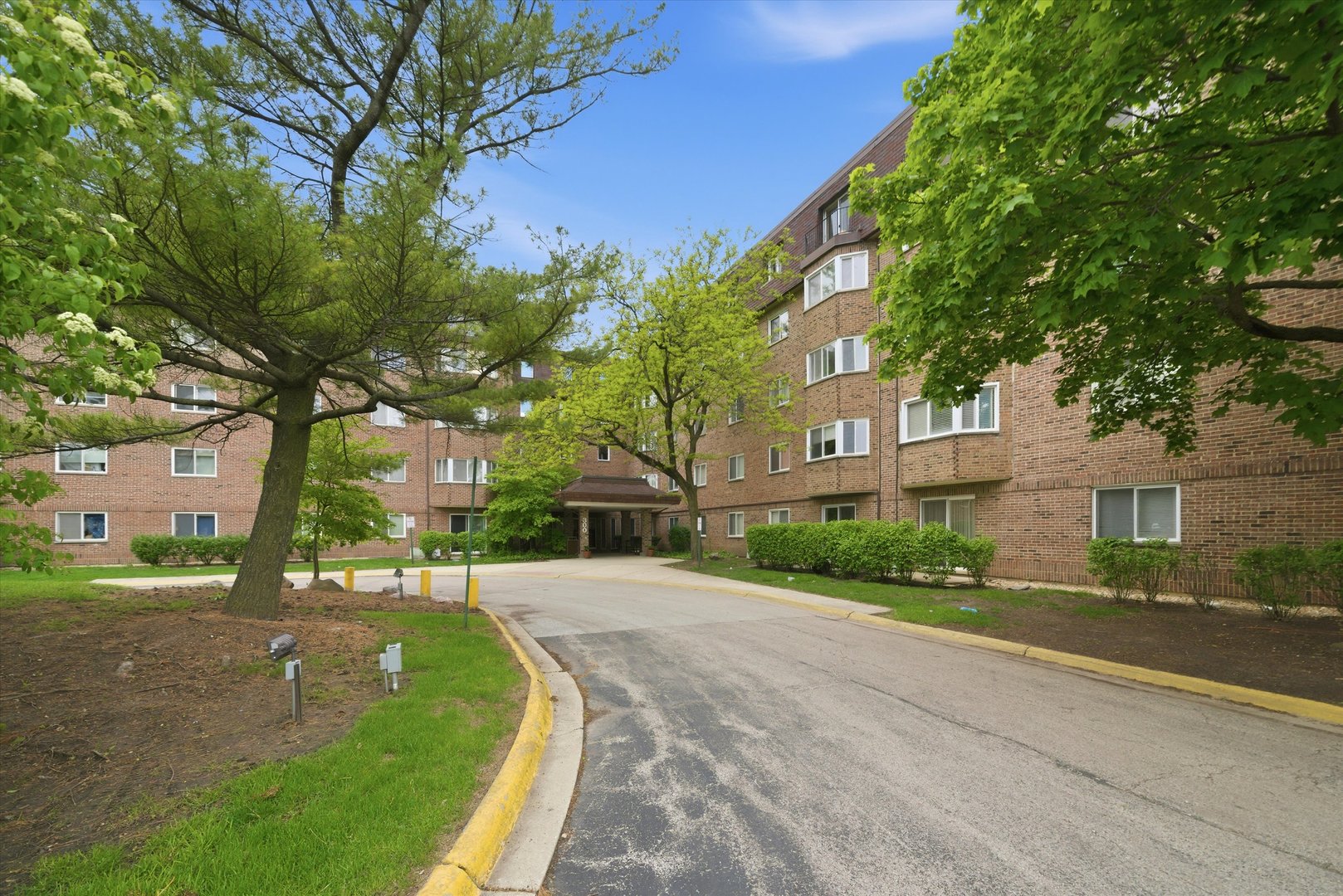 300 S Roselle Road 309