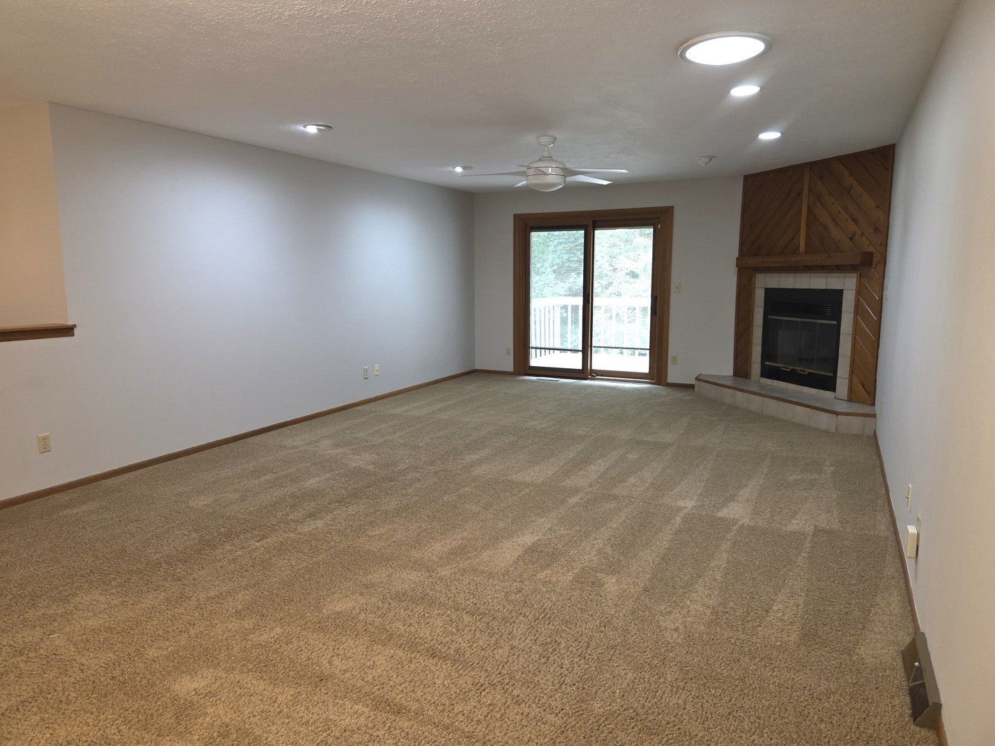 5811 ELAINE Drive 0