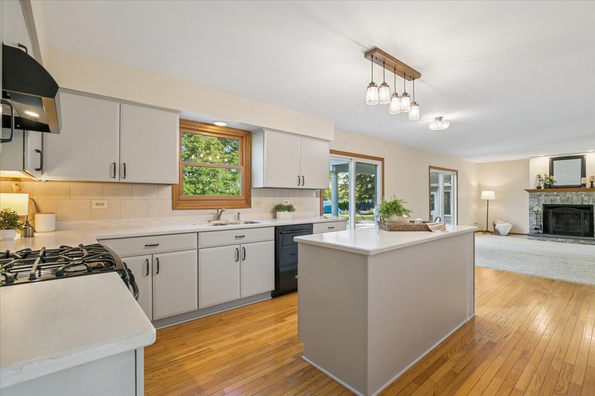 303 Mainsail Drive