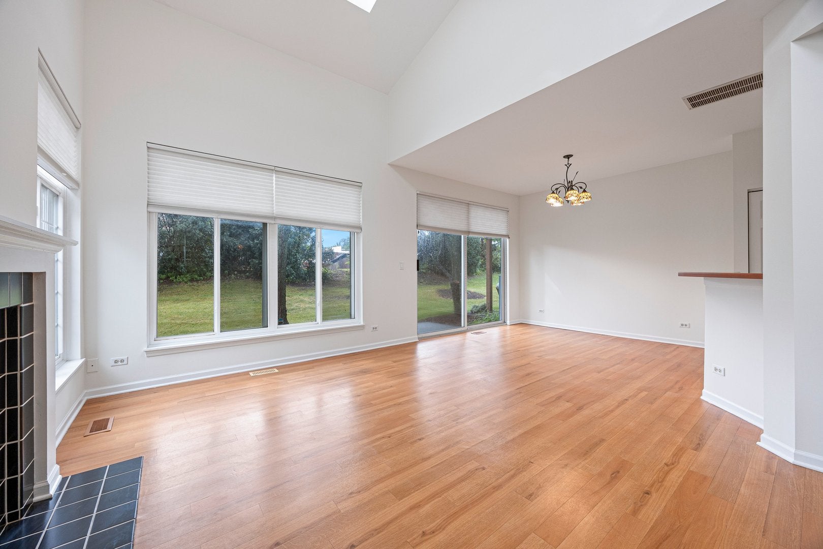 1053 Ripple Ridge