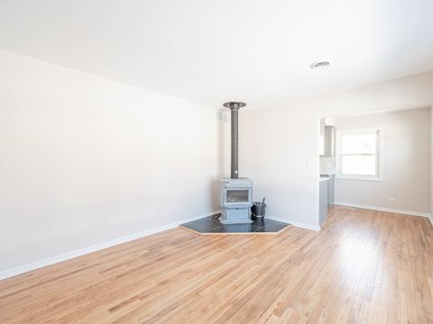 Tiny photo for 1110 S Gables Boulevard, Wheaton, IL 60189 (MLS # 12543672)