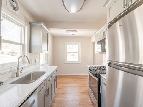 Tiny photo for 1110 S Gables Boulevard, Wheaton, IL 60189 (MLS # 12543672)