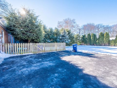 Tiny photo for 1110 S Gables Boulevard, Wheaton, IL 60189 (MLS # 12543672)