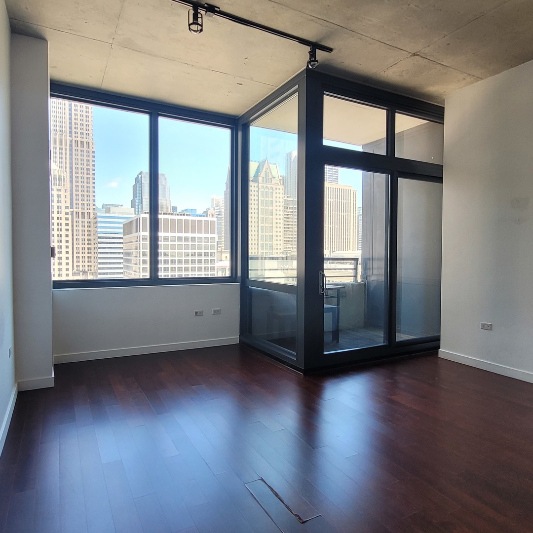 235 W VAN BUREN Street 3019