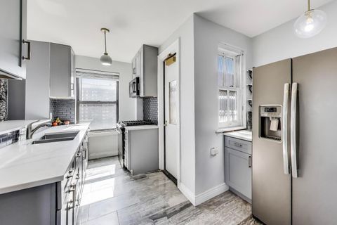 Tiny photo for 1765 E 55th Street #J2, Chicago, IL 60615 (MLS # 12499413)