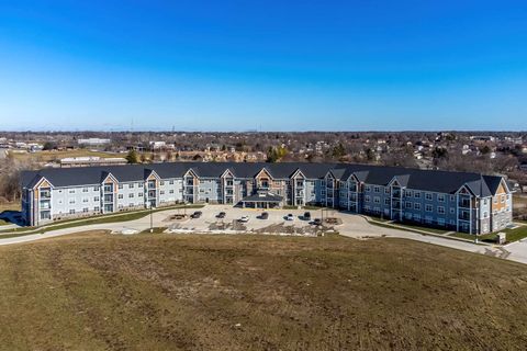 Tiny photo for 2592 Middle Road #208, Bettendorf, IA 52722 (MLS # 12573299)