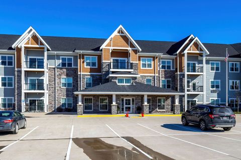 Tiny photo for 2592 Middle Road #208, Bettendorf, IA 52722 (MLS # 12573299)