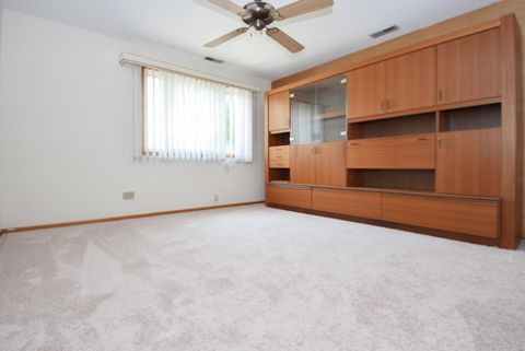 Tiny photo for 50 Ridgewood Road, Elk Grove Village, IL 60007 (MLS # 12538886)