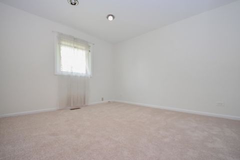 Tiny photo for 50 Ridgewood Road, Elk Grove Village, IL 60007 (MLS # 12538886)