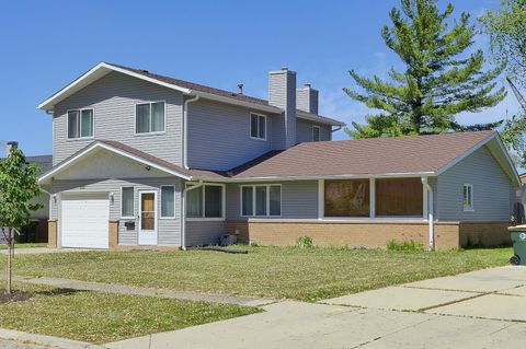 Photo of 50 Ridgewood Road, Elk Grove Village, IL 60007 (MLS # 12538886)