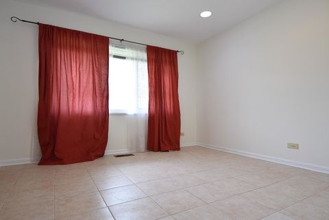 Tiny photo for 50 Ridgewood Road, Elk Grove Village, IL 60007 (MLS # 12538886)