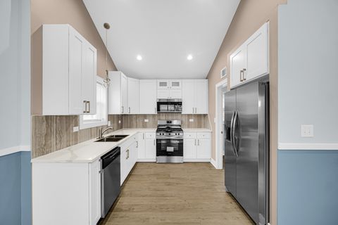 Tiny photo for 12500 S Loomis Street, Calumet Park, IL 60827 (MLS # 12590664)