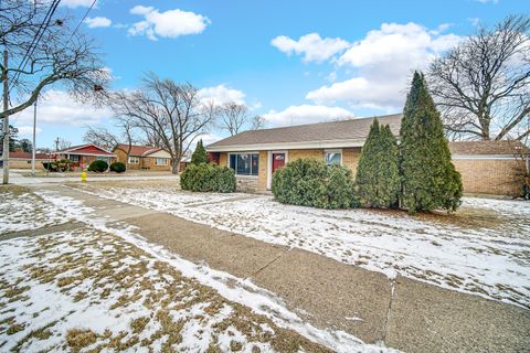 Tiny photo for 12500 S Loomis Street, Calumet Park, IL 60827 (MLS # 12590664)
