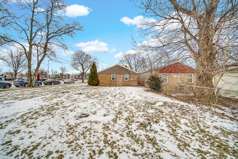 Tiny photo for 12500 S Loomis Street, Calumet Park, IL 60827 (MLS # 12590664)
