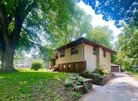 Tiny photo for 2412 W 3RD Street, Coal Valley, IL 61240 (MLS # QC4264145)