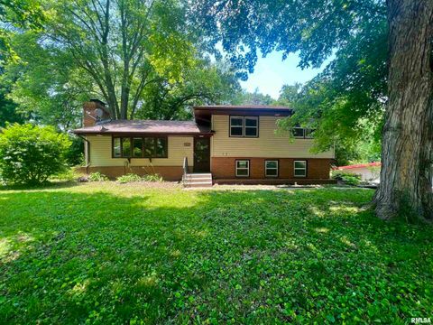 Tiny photo for 2412 W 3RD Street, Coal Valley, IL 61240 (MLS # QC4264145)