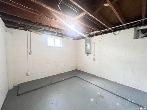 Tiny photo for 2412 W 3RD Street, Coal Valley, IL 61240 (MLS # QC4264145)