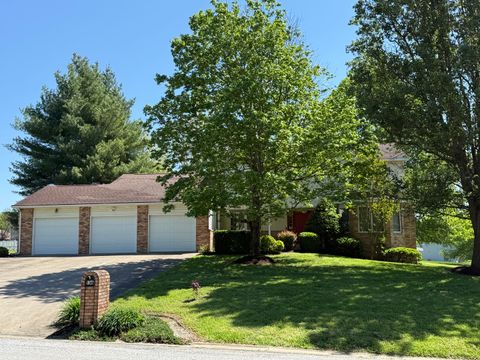 Tiny photo for 136 Bonnie Brae Road, Carbondale, IL 62901 (MLS # 12626811)