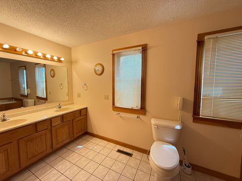Tiny photo for 136 Bonnie Brae Road, Carbondale, IL 62901 (MLS # 12626811)