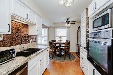 Tiny photo for 375 Ashwood Court, Vernon Hills, IL 60061 (MLS # 12556803)