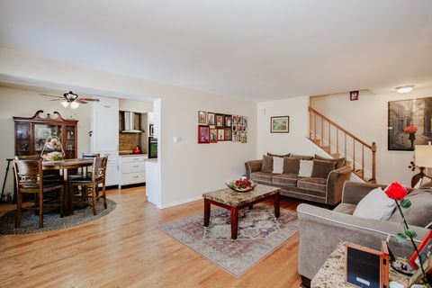 Tiny photo for 375 Ashwood Court, Vernon Hills, IL 60061 (MLS # 12556803)