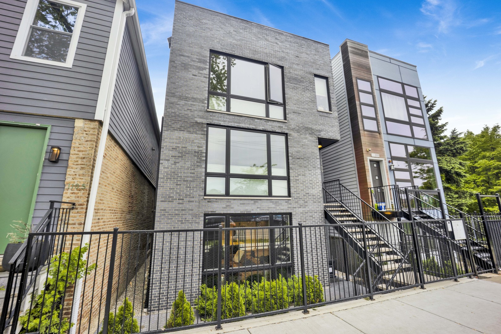 1109 W 16th Street 1