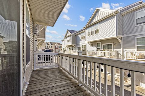 Tiny photo for 1198 Evergreen Avenue, Des Plaines, IL 60016 (MLS # 12592365)