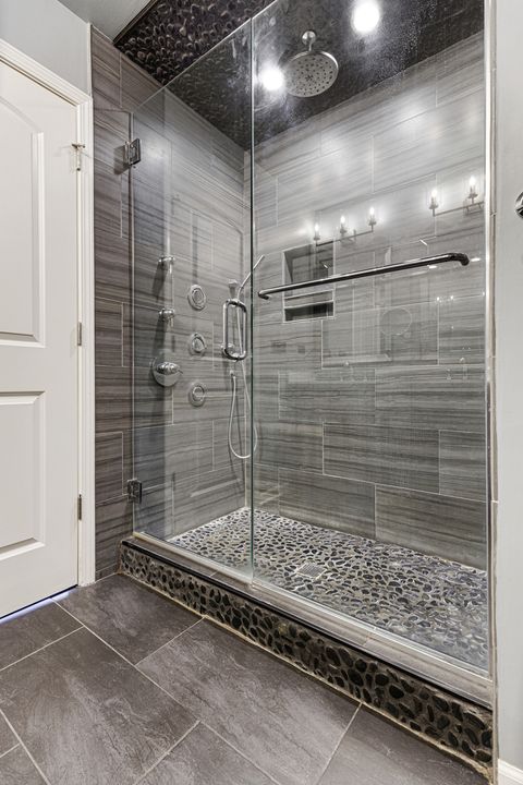 Tiny photo for 1198 Evergreen Avenue, Des Plaines, IL 60016 (MLS # 12592365)