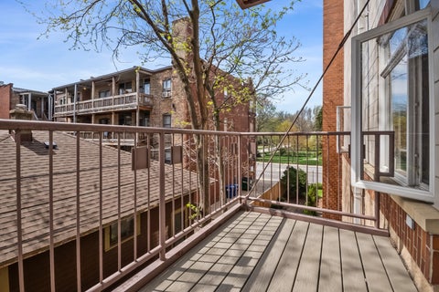 Tiny photo for 515 N Harlem Avenue #203, Oak Park, IL 60302 (MLS # 12787544)