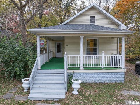 Tiny photo for 727 N BROADWAY Avenue, Salem, IL 62881 (MLS # EB455651)