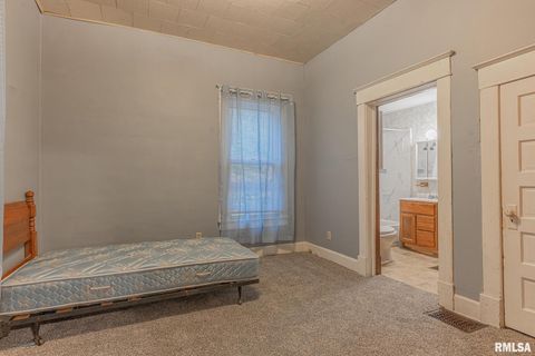 Tiny photo for 727 N BROADWAY Avenue, Salem, IL 62881 (MLS # EB455651)