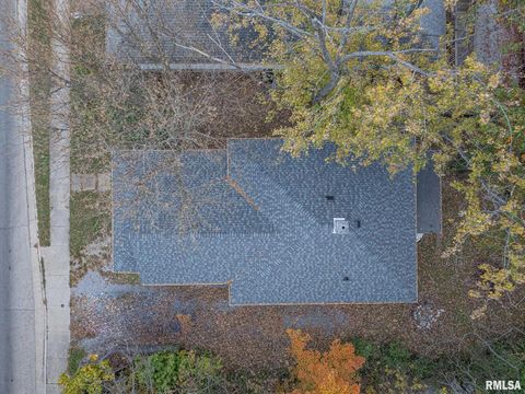 Tiny photo for 727 N BROADWAY Avenue, Salem, IL 62881 (MLS # EB455651)