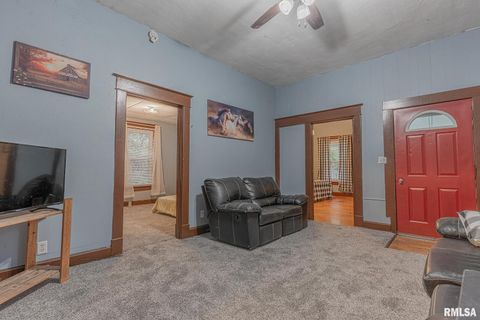 Tiny photo for 727 N BROADWAY Avenue, Salem, IL 62881 (MLS # EB455651)