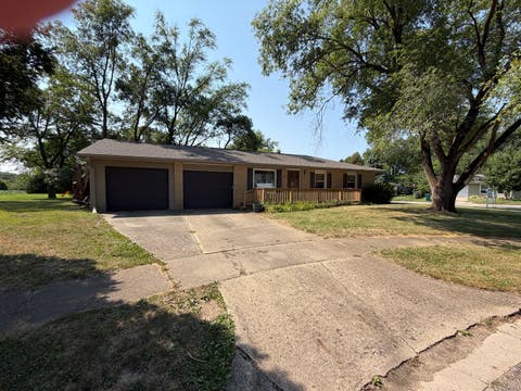 Tiny photo for 8 Sandburg Court, Clinton, IL 61727 (MLS # 12699520)