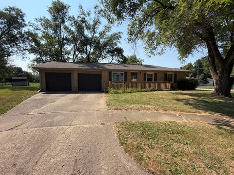 Tiny photo for 8 Sandburg Court, Clinton, IL 61727 (MLS # 12699520)
