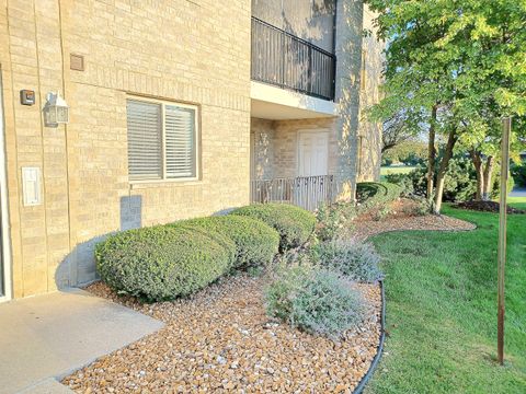 Tiny photo for 6810 Ridge Point Drive #1C, Oak Forest, IL 60452 (MLS # 12474500)