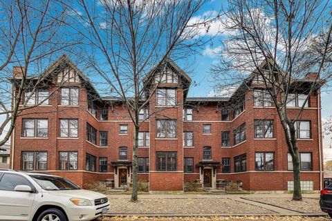 3951 W Waveland Avenue 2 Chicago IL 60618