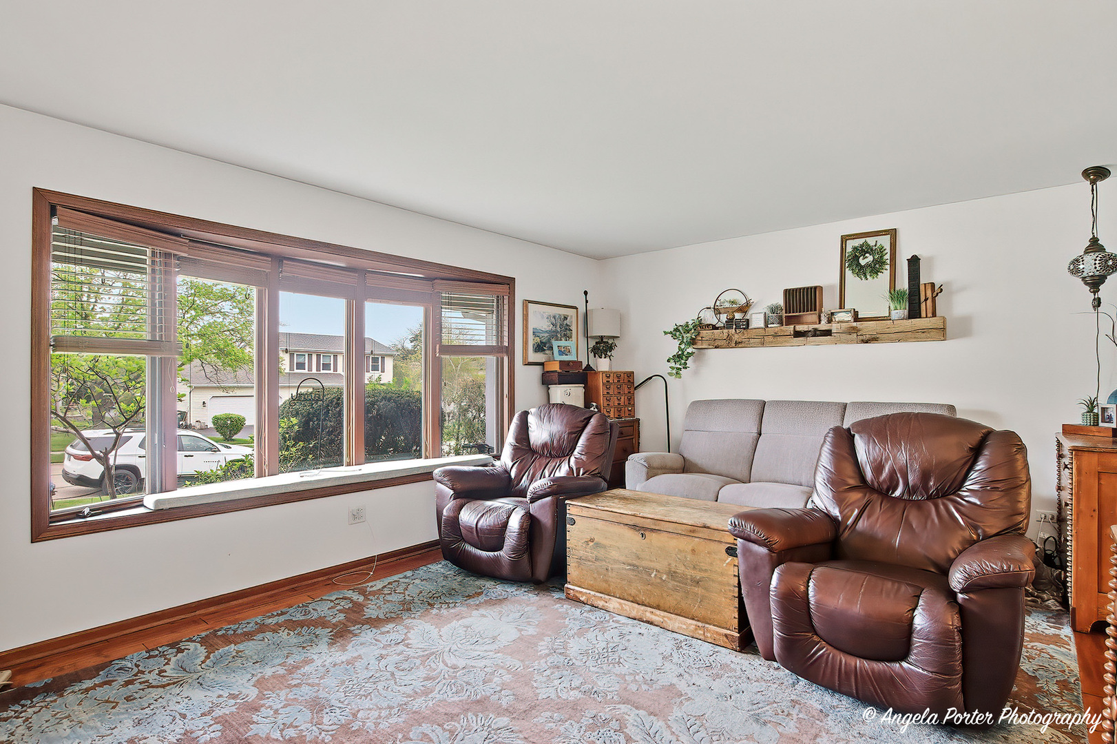 664 LONGVIEW Drive