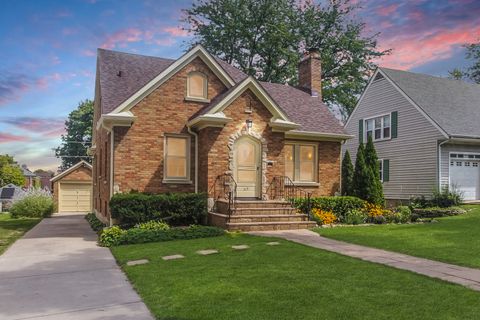 Photo of 315 N Commonwealth Avenue, Elgin, IL 60123 (MLS # 12458128)