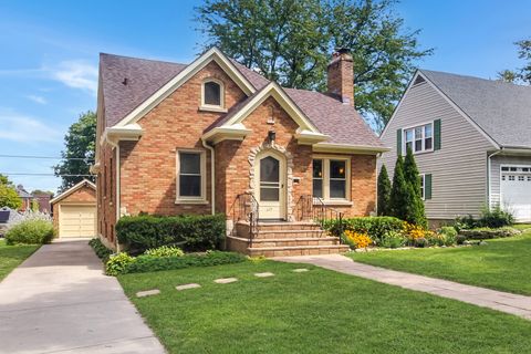 Tiny photo for 315 N Commonwealth Avenue, Elgin, IL 60123 (MLS # 12458128)