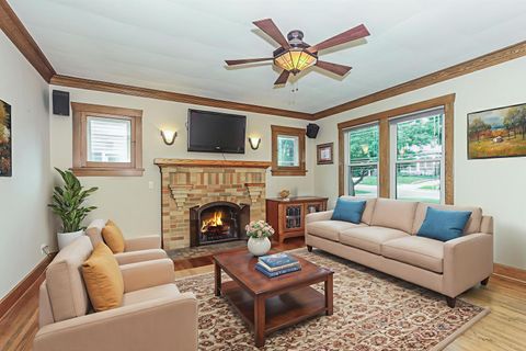 Tiny photo for 315 N Commonwealth Avenue, Elgin, IL 60123 (MLS # 12458128)