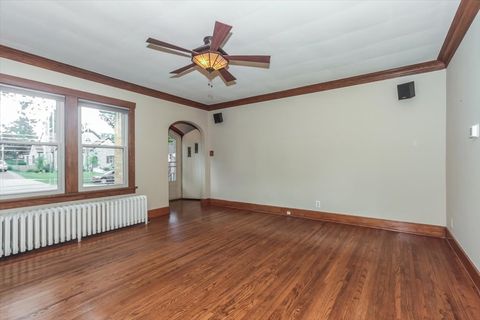 Tiny photo for 315 N Commonwealth Avenue, Elgin, IL 60123 (MLS # 12458128)