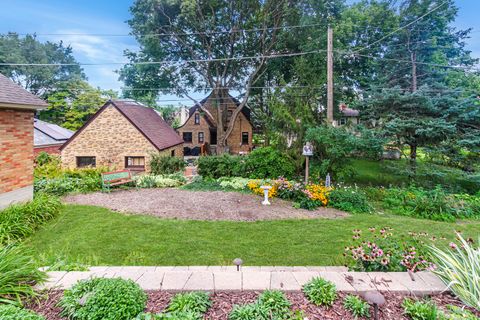 Tiny photo for 315 N Commonwealth Avenue, Elgin, IL 60123 (MLS # 12458128)